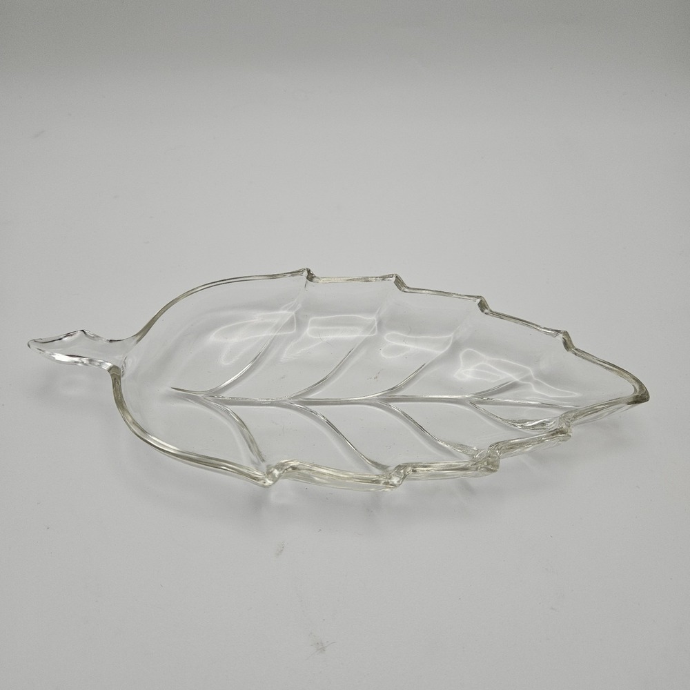Vintage-Style Leaf Glass Dish –‎ Fairycore Cottagecore Display Tray